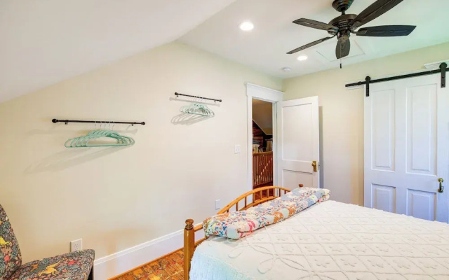 Stunning Damascus Vacation Rental w/ Fire Pit!