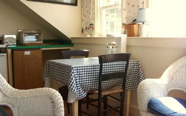 Boathouse - One Bedroom Apartment