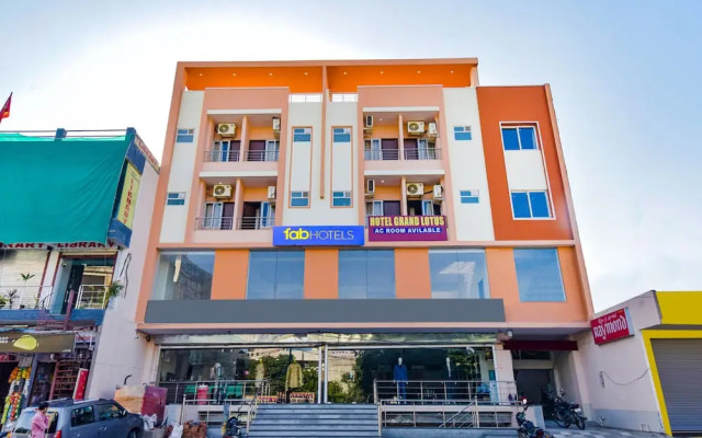 Fabhotel Grand Lotus