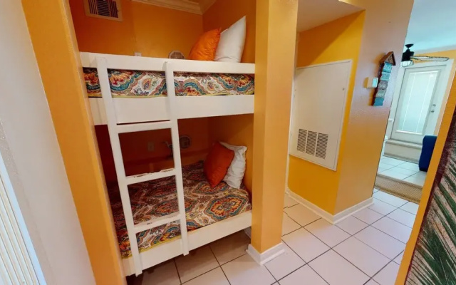 Seascape 1216 Studio Bedroom Condo by RedAwning