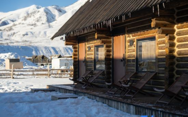 Hemu Kuoye Dream Horse Homestay (Century-old House Branch)