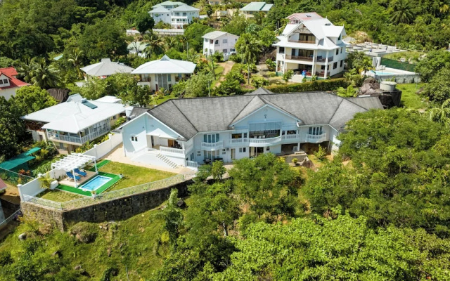 Luxurious 2-bed Villa in Bel Ombre Mahe Seychelles
