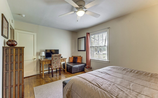 Spacious Retreat, 2 Miles to Tuskegee University