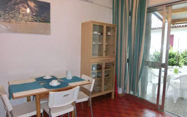 Comfy Villa With Garden and Parking