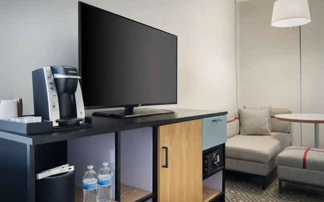 Freepoint Hotel Cambridge, Tapestry Collection by Hilton