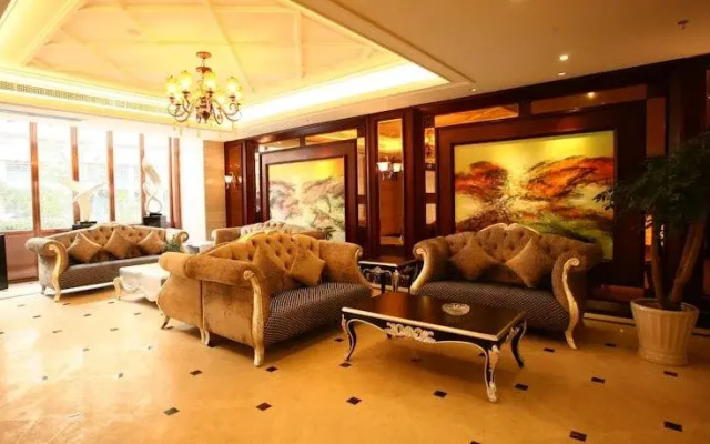 Ray Gine Hotel