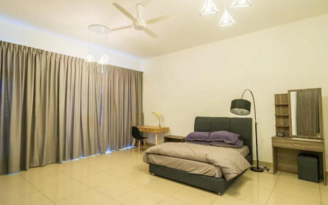 4-Bedrm ensuite family friendly house near Aeon Bukit Indah
