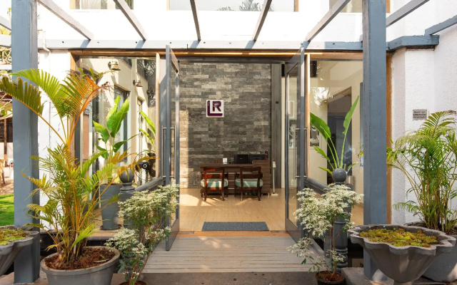 Living Room by Seasons Hotels