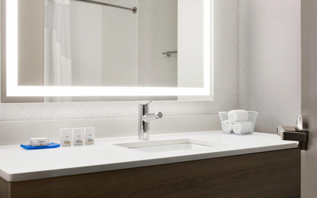 Holiday Inn Express & Suites Greenville - Downtown by IHG