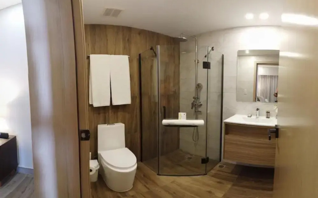 Regatta Living Hotel