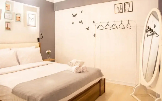Flat Near Coast With Shared Terrace in Karsiyaka