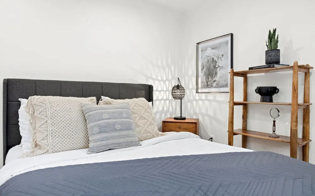 Elegant Old Town Charm – Walk to Csu and Downtown