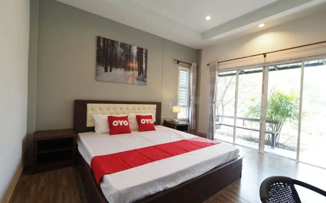 OYO 733 T Resort