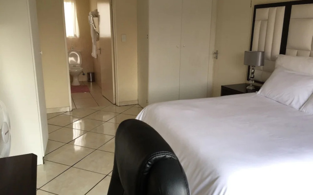 Tntee Apartments