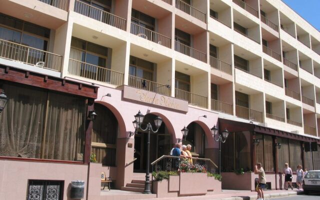 Отель The Santa Maria Hotel Мальта, Буджибба - 8 отзывов об отеле, цены и фото номеров - забронировать отель The Santa Maria Hotel онлайн вид на фасад