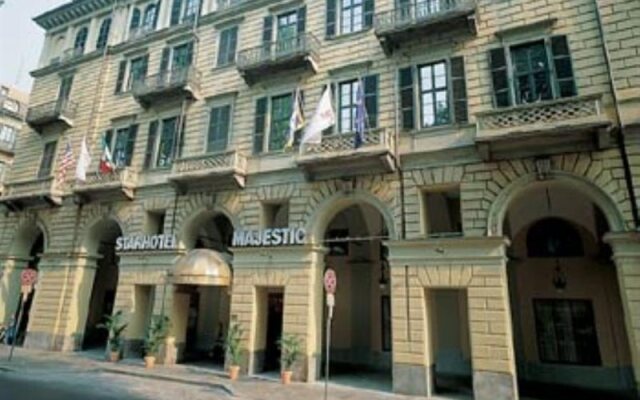 Отель Starhotels Majestic вид на фасад