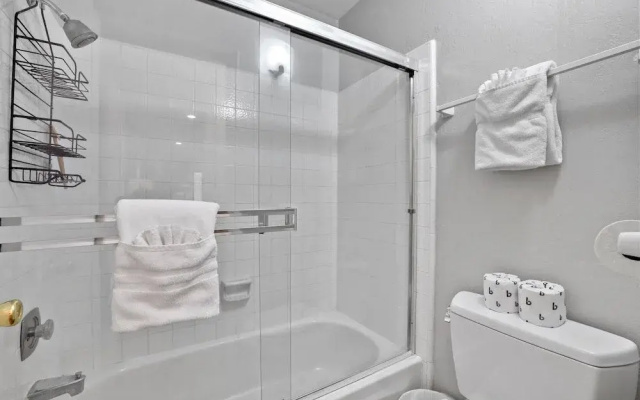 Family Fun Getaway - 3 Story Condo