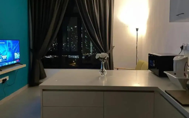 KB22, Cyberjaya, Netflix, WiFi, FREE PARKING.