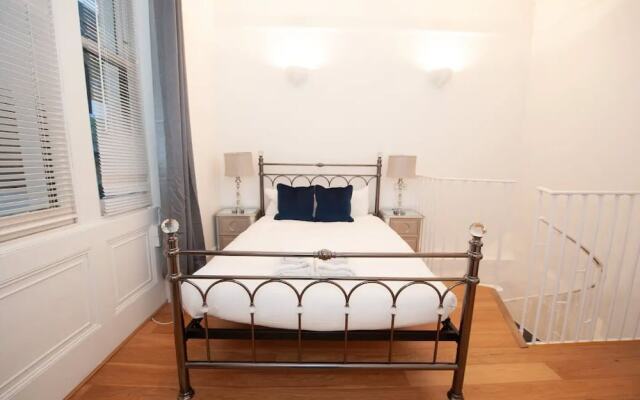 Отель Unique Period Apartment in Kensington Великобритания, Лондон - отзывы, цены и фото номеров - забронировать отель Unique Period Apartment in Kensington онлайн комната для гостей