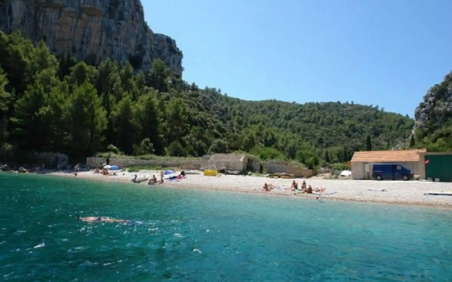 Igor - 5 m From Beach - SA5