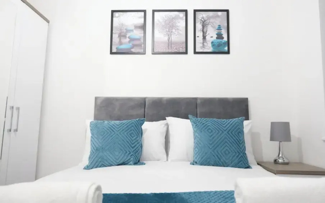 Modern House - 3 Bedrooms - 1 Bath - Mancity
