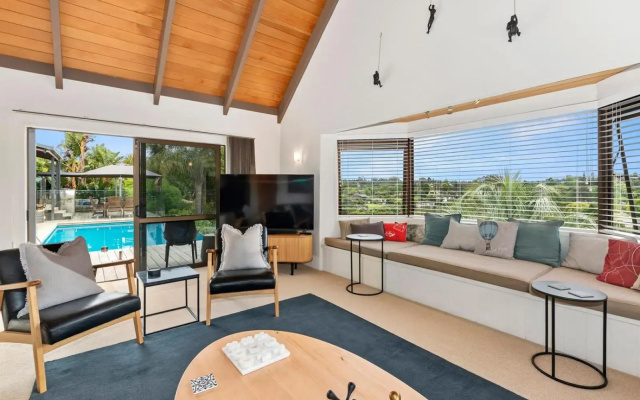 Riverview Landing - Kerikeri Holiday Home