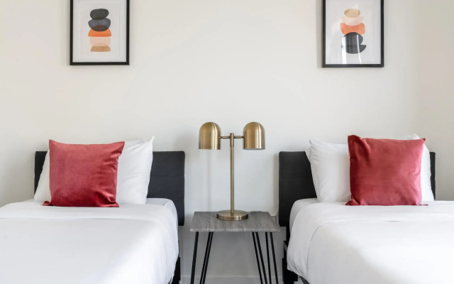 Alexandria Alluring 2BD 2BA Apartment