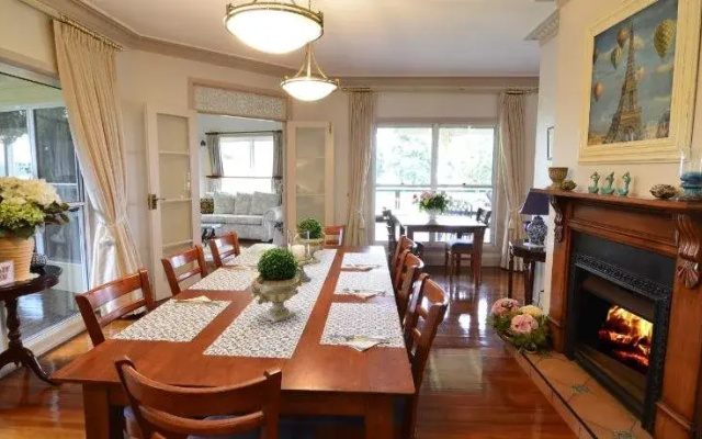 Rosevillehouse Bed & Breakfast