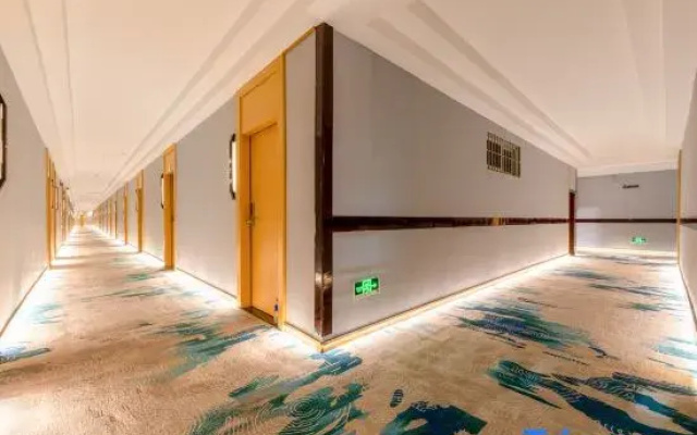 Man Quan Jia Hua Hotel