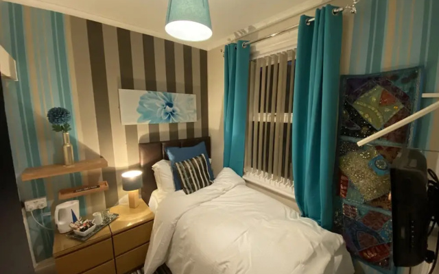 Delovely Hotel