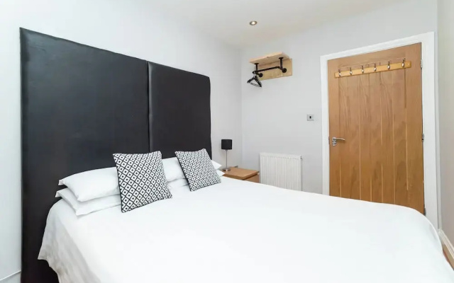 2 Bedroom Apartrment