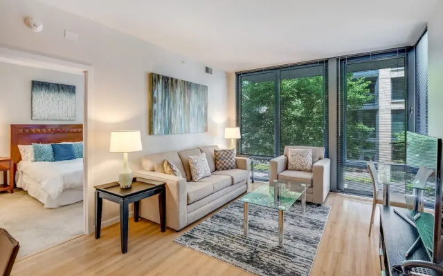 Bluebird Suites near Bethesda Metro