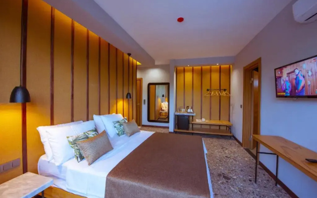 Arwen Hotel