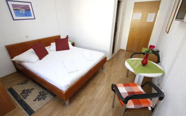 Kiwi Apartment