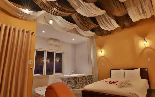 Lotus Hotel