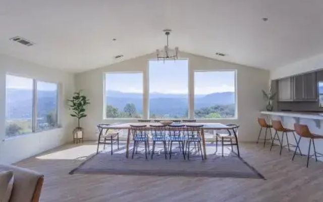 Yosemite Sierra View Bed & Breakfast