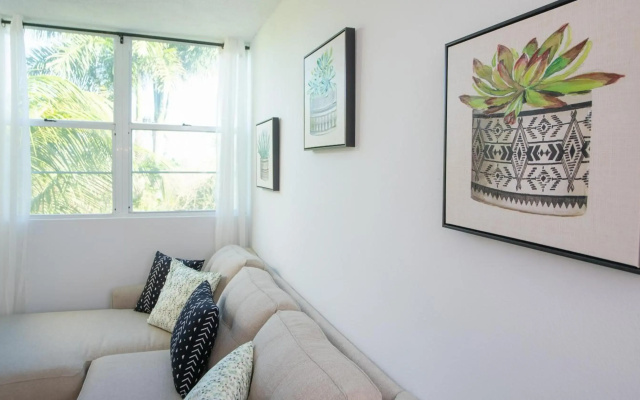 Renovated townhome -Rooftop Terrace by Sandy Beach