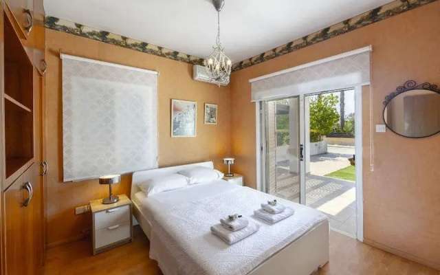 Meneou Beachfront Villa 5