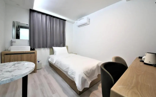 Sloth Hotel Busan Seomyeon