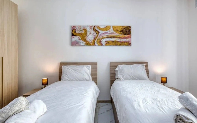 Apartment in Marsalforn Beaches Seaside Dining