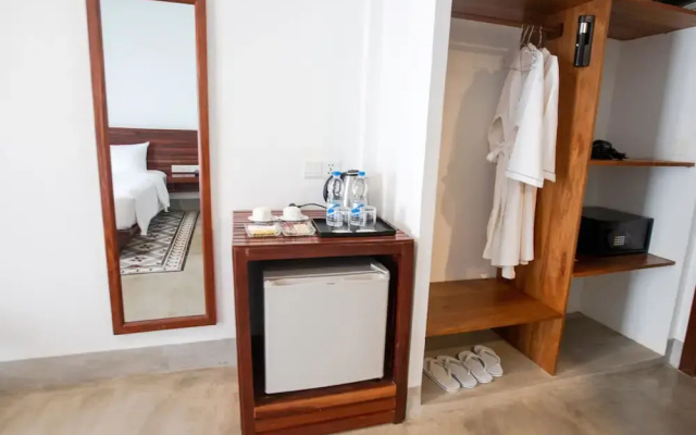 Yani Hotel