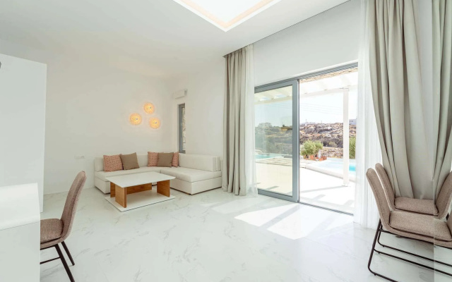 ΑRCS Suites & Residences