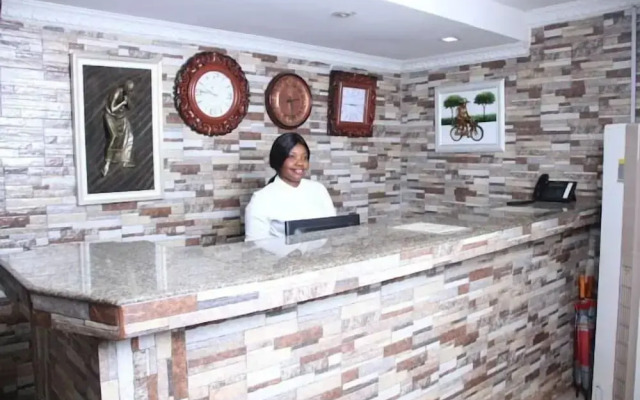Rosrit Hotel and Suites