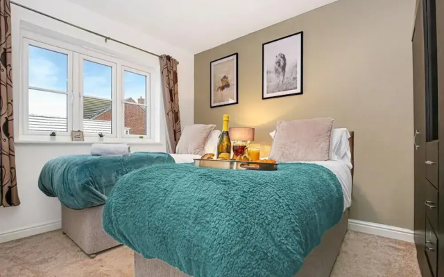 Detached 4 Bed-ultrafast Wifi,garden,free Parking