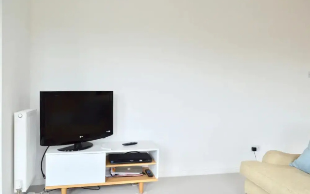 Modern and Central Flat in Roseburn Area