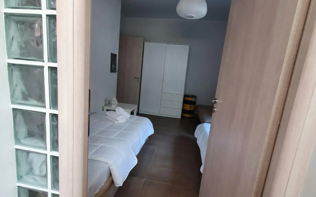 Apartment in Loutra Elenis With Garden
