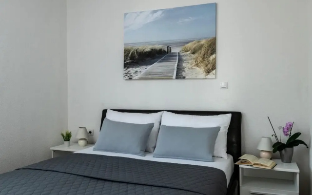 Beautiful Home in Vrecari With Wifi and 4 Bedrooms
