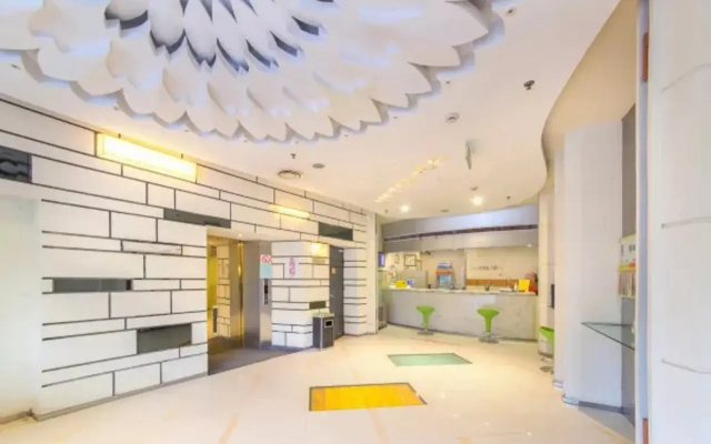 Motel Wuhan Yellow Crane Tower Shouyi Square Fuxing Road Metro Station