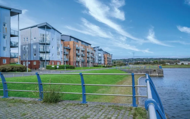 The Penthouse - 3 Bedroom Apartment - Llanelli
