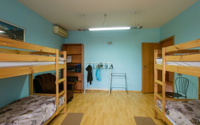 Гостиница STOP-HOUSE в Новосибирске 6 отзывов об отеле, цены и фото номеров - забронировать гостиницу STOP-HOUSE онлайн Новосибирск комната для гостей
